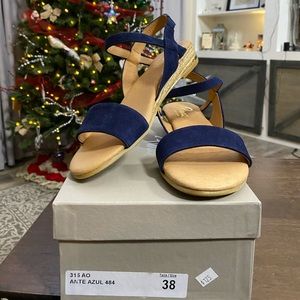 NWT Pina2 size 38